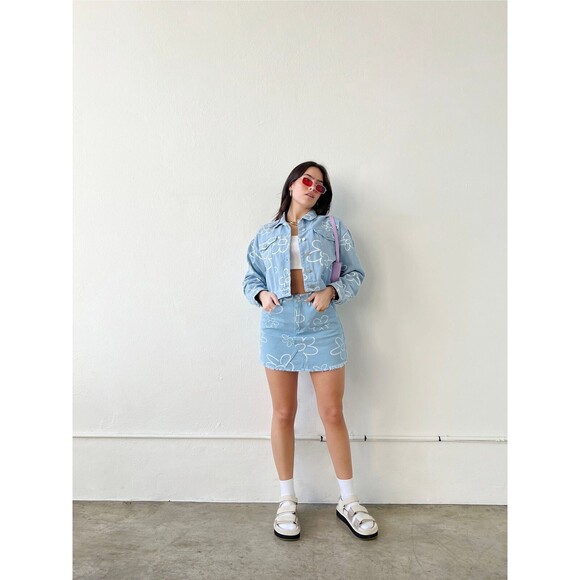 Bailey Rose Daisy Print Denim Skirt - NWT - Picture 3 of 5